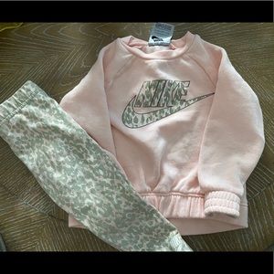 NIKE set. 2T